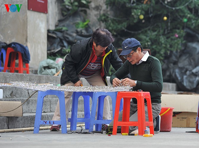 Hanoi churches celebrate Christmas - ảnh 7